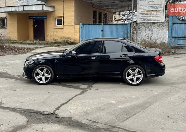 Черный Мерседес Ц-Класс, объемом двигателя 1.8 л и пробегом 160 тыс. км за 7999 $, фото 5 на Automoto.ua