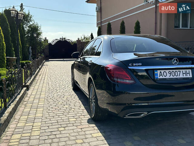 Черный Мерседес Ц-Класс, объемом двигателя 1.99 л и пробегом 130 тыс. км за 21700 $, фото 6 на Automoto.ua