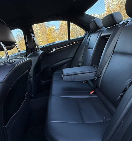 Чорний Мерседес Ц-Клас, об'ємом двигуна 1.8 л та пробігом 112 тис. км за 12900 $, фото 18 на Automoto.ua