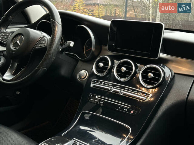 Чорний Мерседес Ц-Клас, об'ємом двигуна 2 л та пробігом 150 тис. км за 15950 $, фото 53 на Automoto.ua