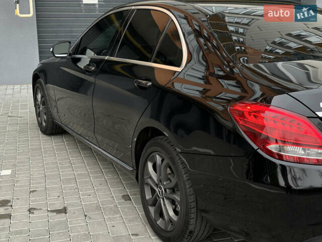 Чорний Мерседес Ц-Клас, об'ємом двигуна 2 л та пробігом 150 тис. км за 15950 $, фото 9 на Automoto.ua