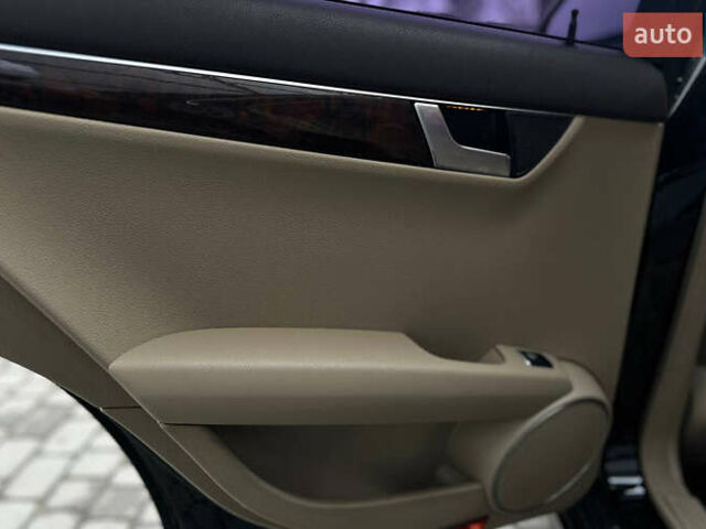 Чорний Мерседес Ц-Клас, об'ємом двигуна 3.5 л та пробігом 153 тис. км за 11999 $, фото 19 на Automoto.ua