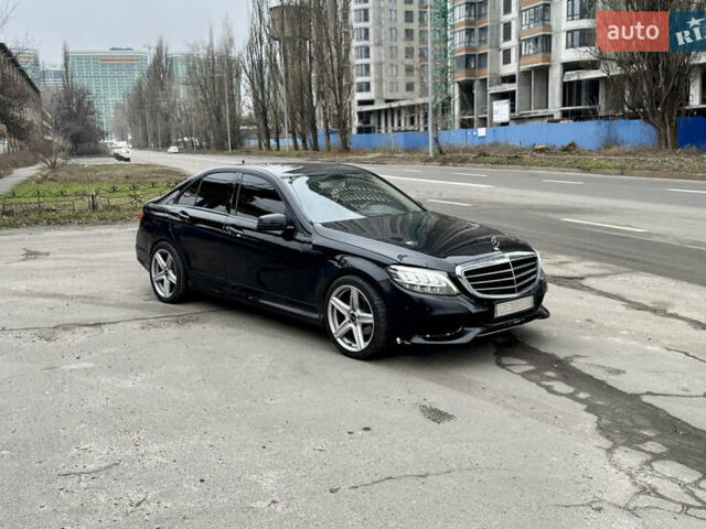 Черный Мерседес Ц-Класс, объемом двигателя 1.8 л и пробегом 160 тыс. км за 7999 $, фото 1 на Automoto.ua