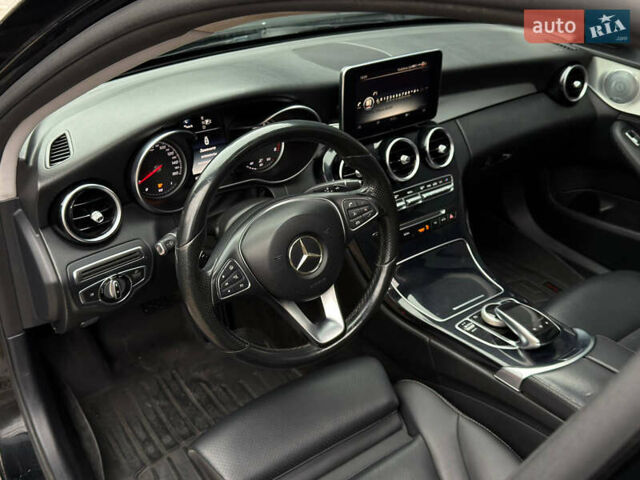 Черный Мерседес Ц-Класс, объемом двигателя 1.99 л и пробегом 190 тыс. км за 15900 $, фото 8 на Automoto.ua