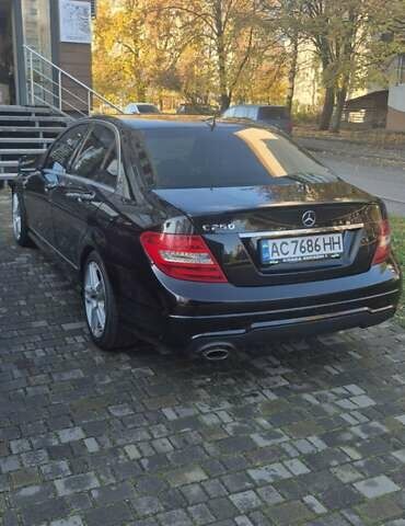 Чорний Мерседес Ц-Клас, об'ємом двигуна 1.8 л та пробігом 152 тис. км за 9800 $, фото 8 на Automoto.ua