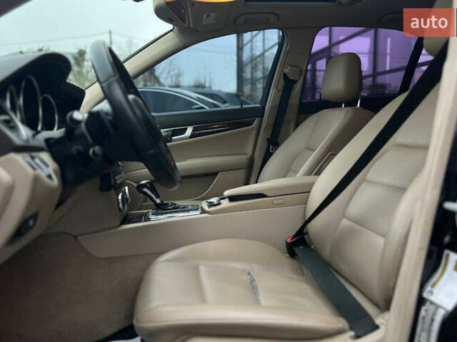 Чорний Мерседес Ц-Клас, об'ємом двигуна 3.5 л та пробігом 153 тис. км за 11999 $, фото 8 на Automoto.ua