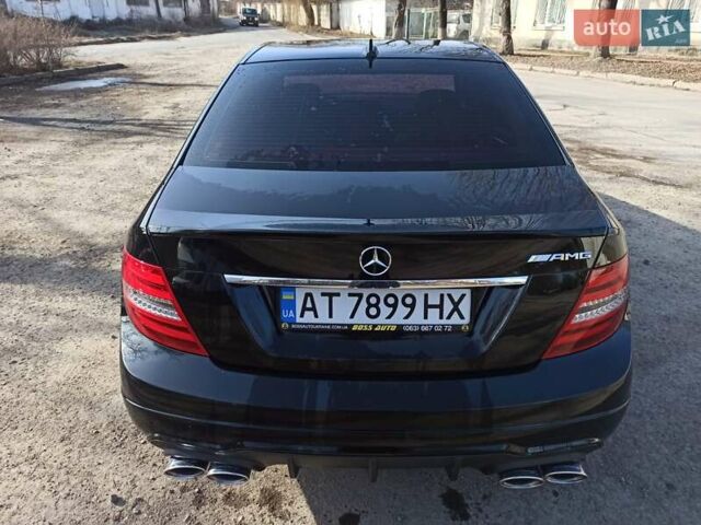 Черный Мерседес Ц-Класс, объемом двигателя 3.5 л и пробегом 153 тыс. км за 13500 $, фото 7 на Automoto.ua