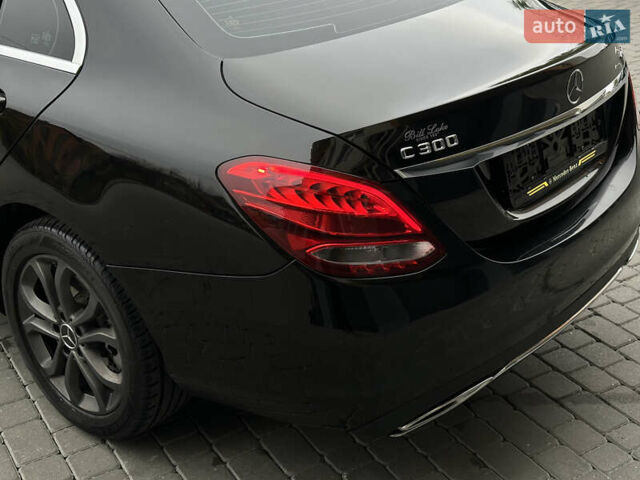 Чорний Мерседес Ц-Клас, об'ємом двигуна 2 л та пробігом 150 тис. км за 15950 $, фото 25 на Automoto.ua