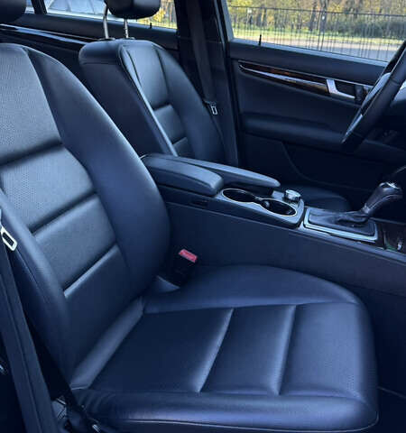 Чорний Мерседес Ц-Клас, об'ємом двигуна 1.8 л та пробігом 112 тис. км за 12900 $, фото 21 на Automoto.ua