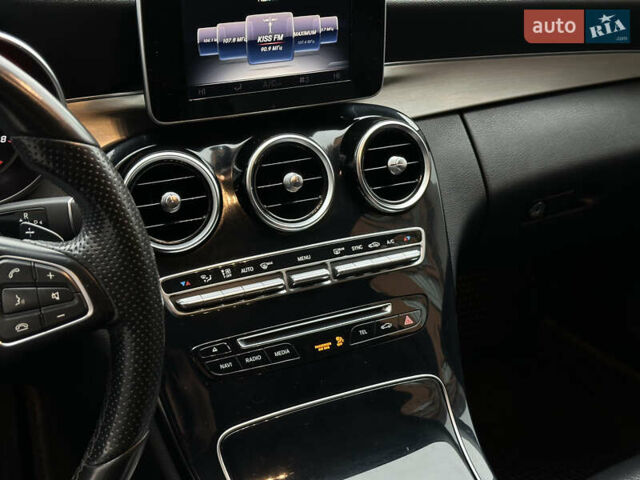 Чорний Мерседес Ц-Клас, об'ємом двигуна 2 л та пробігом 150 тис. км за 15950 $, фото 37 на Automoto.ua