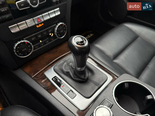 Чорний Мерседес Ц-Клас, об'ємом двигуна 1.8 л та пробігом 111 тис. км за 12900 $, фото 43 на Automoto.ua