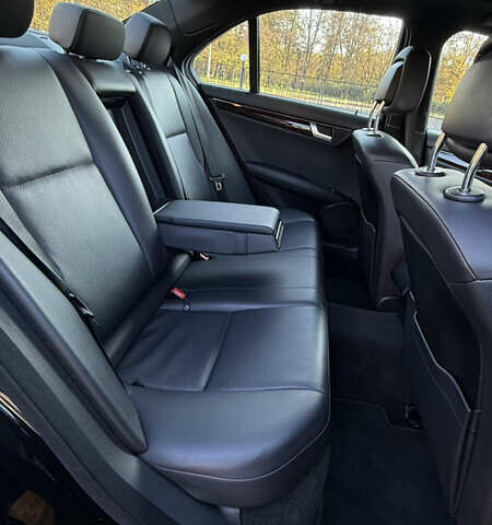 Чорний Мерседес Ц-Клас, об'ємом двигуна 1.8 л та пробігом 112 тис. км за 12900 $, фото 19 на Automoto.ua