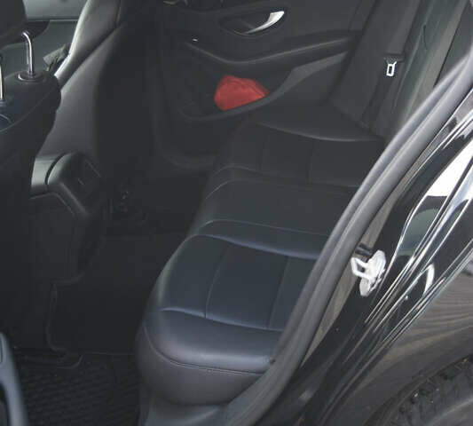 Черный Мерседес Ц-Класс, объемом двигателя 1.6 л и пробегом 207 тыс. км за 19000 $, фото 12 на Automoto.ua