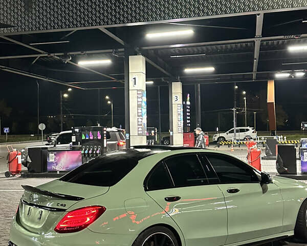 Черный Мерседес Ц-Класс, объемом двигателя 1.99 л и пробегом 211 тыс. км за 20000 $, фото 9 на Automoto.ua