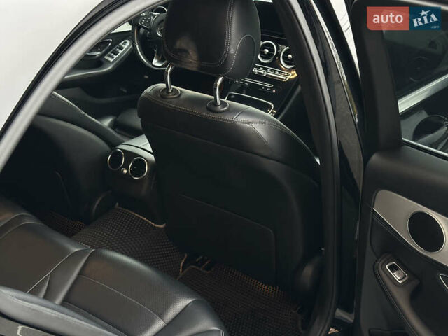 Чорний Мерседес Ц-Клас, об'ємом двигуна 2 л та пробігом 150 тис. км за 15950 $, фото 49 на Automoto.ua