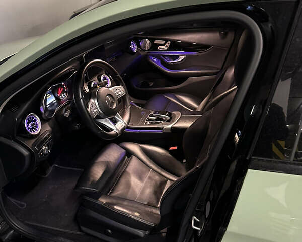 Черный Мерседес Ц-Класс, объемом двигателя 1.99 л и пробегом 211 тыс. км за 20000 $, фото 2 на Automoto.ua