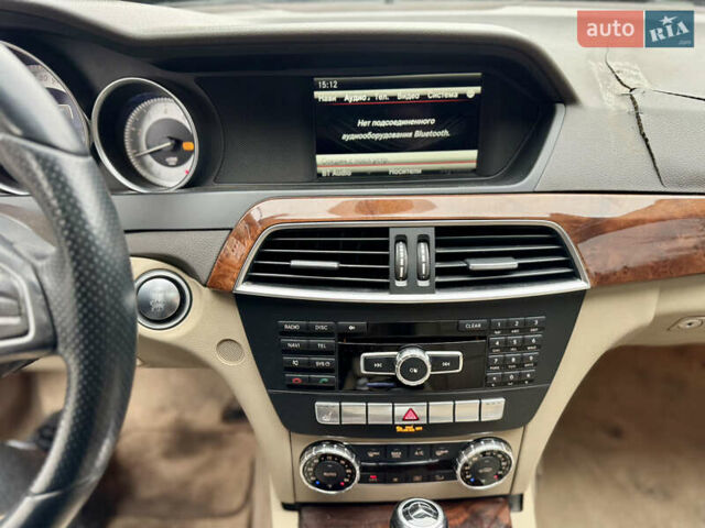 Черный Мерседес Ц-Класс, объемом двигателя 1.8 л и пробегом 160 тыс. км за 7999 $, фото 10 на Automoto.ua