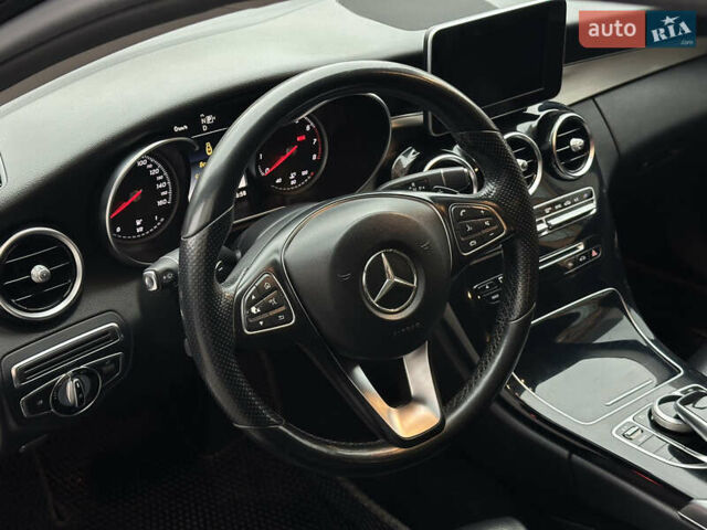 Чорний Мерседес Ц-Клас, об'ємом двигуна 2 л та пробігом 150 тис. км за 15950 $, фото 34 на Automoto.ua