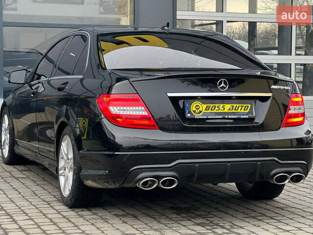 Чорний Мерседес Ц-Клас, об'ємом двигуна 3.5 л та пробігом 153 тис. км за 11999 $, фото 3 на Automoto.ua