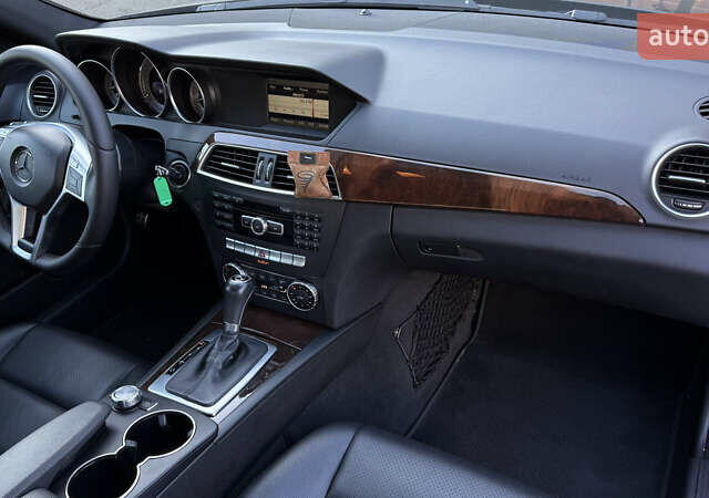 Чорний Мерседес Ц-Клас, об'ємом двигуна 1.8 л та пробігом 112 тис. км за 12900 $, фото 20 на Automoto.ua