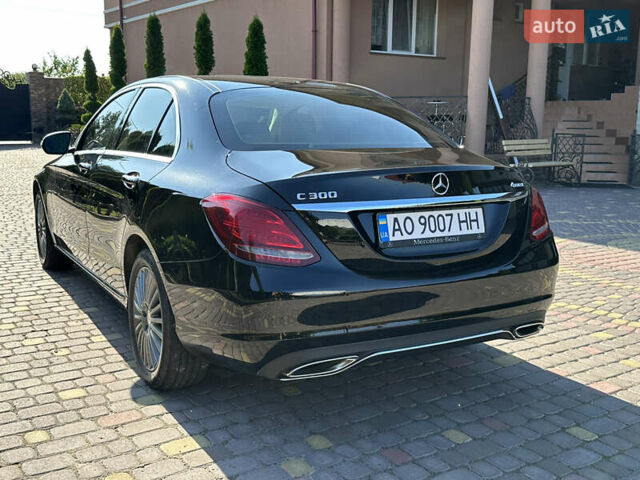 Черный Мерседес Ц-Класс, объемом двигателя 1.99 л и пробегом 130 тыс. км за 21700 $, фото 5 на Automoto.ua