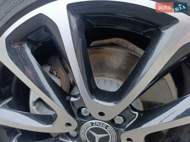 Черный Мерседес Ц-Класс, объемом двигателя 1.99 л и пробегом 110 тыс. км за 19100 $, фото 12 на Automoto.ua