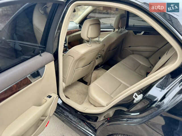 Черный Мерседес Ц-Класс, объемом двигателя 1.8 л и пробегом 160 тыс. км за 7999 $, фото 6 на Automoto.ua