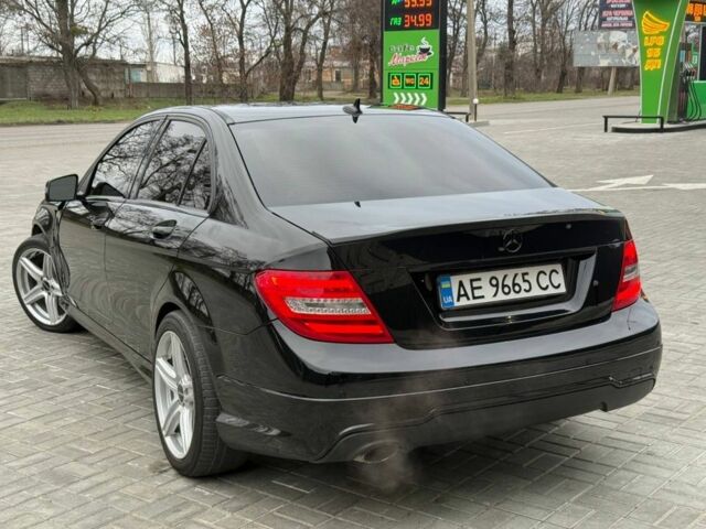 Черный Мерседес Ц-Класс, объемом двигателя 1.8 л и пробегом 110 тыс. км за 8500 $, фото 6 на Automoto.ua