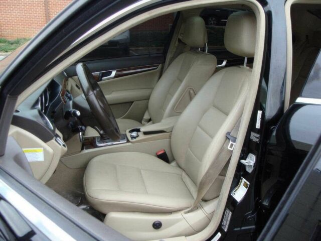 Чорний Мерседес Ц-Клас, об'ємом двигуна 3.5 л та пробігом 89 тис. км за 7600 $, фото 6 на Automoto.ua