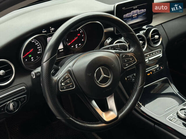 Чорний Мерседес Ц-Клас, об'ємом двигуна 2 л та пробігом 150 тис. км за 15950 $, фото 36 на Automoto.ua