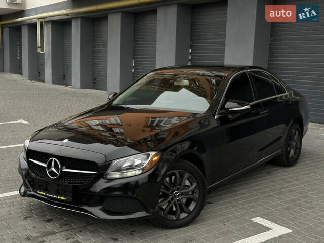 Чорний Мерседес Ц-Клас, об'ємом двигуна 2 л та пробігом 150 тис. км за 15950 $, фото 5 на Automoto.ua