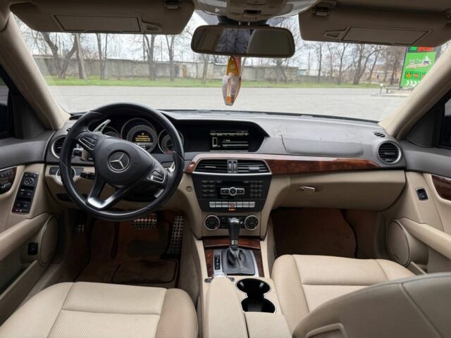 Черный Мерседес Ц-Класс, объемом двигателя 1.8 л и пробегом 110 тыс. км за 8500 $, фото 7 на Automoto.ua