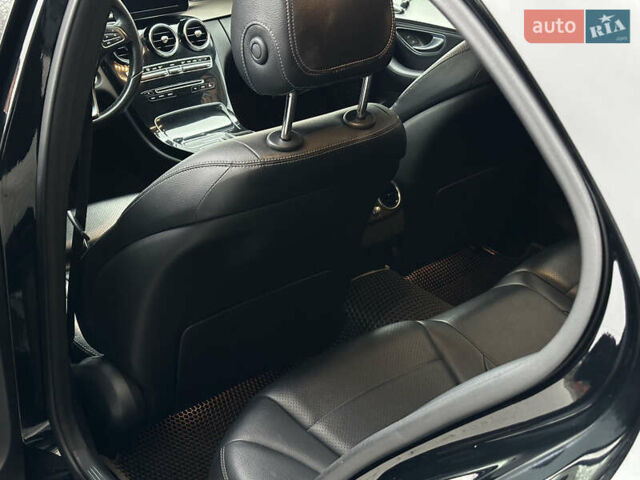 Чорний Мерседес Ц-Клас, об'ємом двигуна 2 л та пробігом 150 тис. км за 15950 $, фото 41 на Automoto.ua