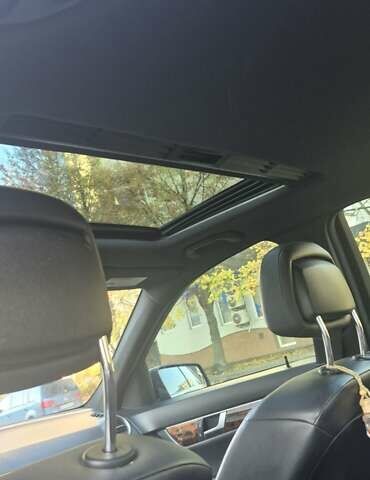 Чорний Мерседес Ц-Клас, об'ємом двигуна 1.8 л та пробігом 152 тис. км за 9800 $, фото 1 на Automoto.ua