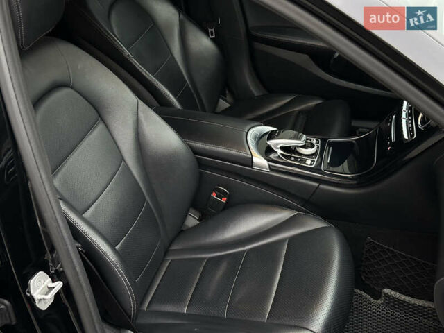 Чорний Мерседес Ц-Клас, об'ємом двигуна 2 л та пробігом 150 тис. км за 15950 $, фото 46 на Automoto.ua