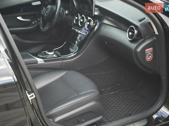 Черный Мерседес Ц-Класс, объемом двигателя 1.6 л и пробегом 207 тыс. км за 19000 $, фото 7 на Automoto.ua