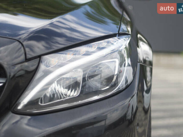 Черный Мерседес Ц-Класс, объемом двигателя 1.6 л и пробегом 207 тыс. км за 19000 $, фото 1 на Automoto.ua