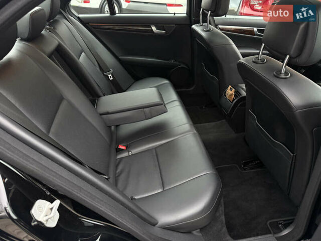 Чорний Мерседес Ц-Клас, об'ємом двигуна 1.8 л та пробігом 111 тис. км за 12900 $, фото 35 на Automoto.ua