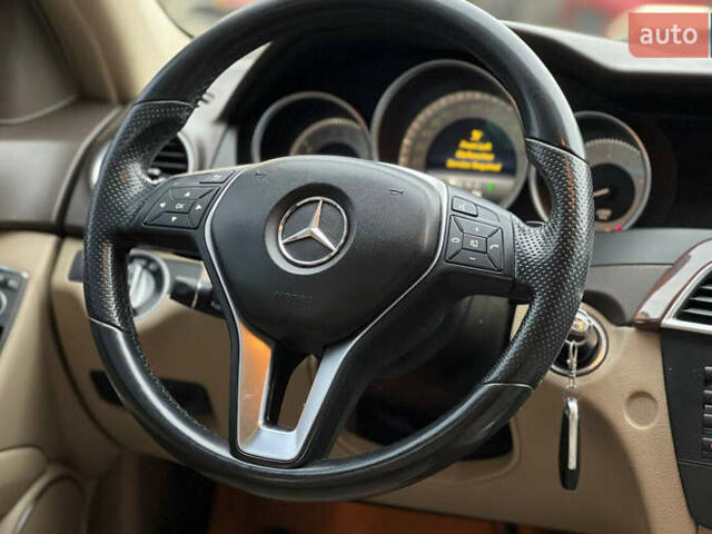 Чорний Мерседес Ц-Клас, об'ємом двигуна 3.5 л та пробігом 153 тис. км за 11999 $, фото 12 на Automoto.ua