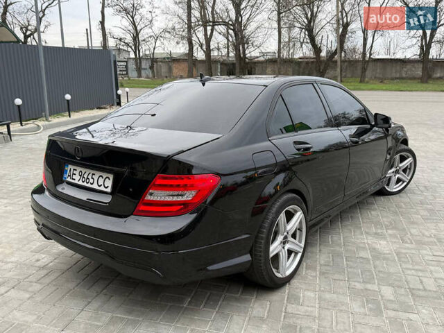 Чорний Мерседес Ц-Клас, об'ємом двигуна 1.8 л та пробігом 165 тис. км за 7999 $, фото 13 на Automoto.ua