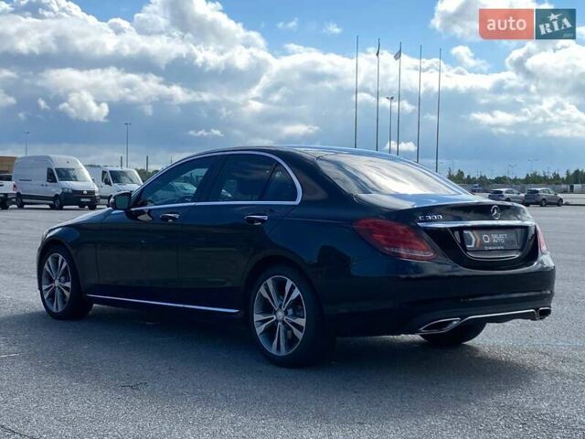 Черный Мерседес Ц-Класс, объемом двигателя 2 л и пробегом 107 тыс. км за 17490 $, фото 2 на Automoto.ua