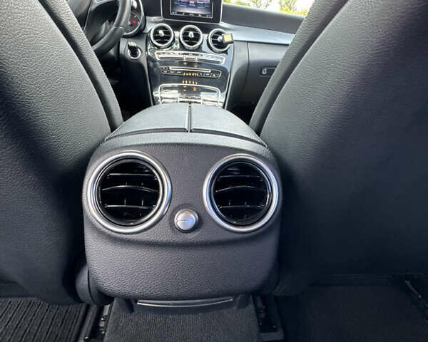 Черный Мерседес Ц-Класс, объемом двигателя 1.6 л и пробегом 232 тыс. км за 18777 $, фото 43 на Automoto.ua