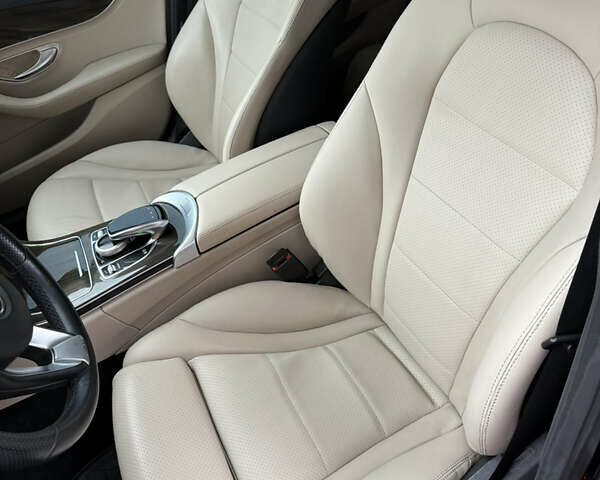 Чорний Мерседес Ц-Клас, об'ємом двигуна 1.99 л та пробігом 235 тис. км за 14999 $, фото 10 на Automoto.ua