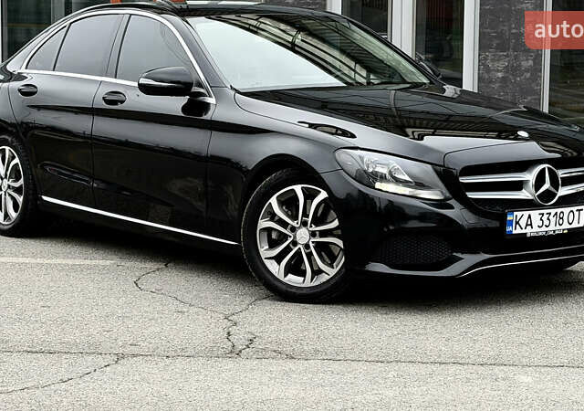 Черный Мерседес Ц-Класс, объемом двигателя 1.99 л и пробегом 235 тыс. км за 19500 $, фото 1 на Automoto.ua