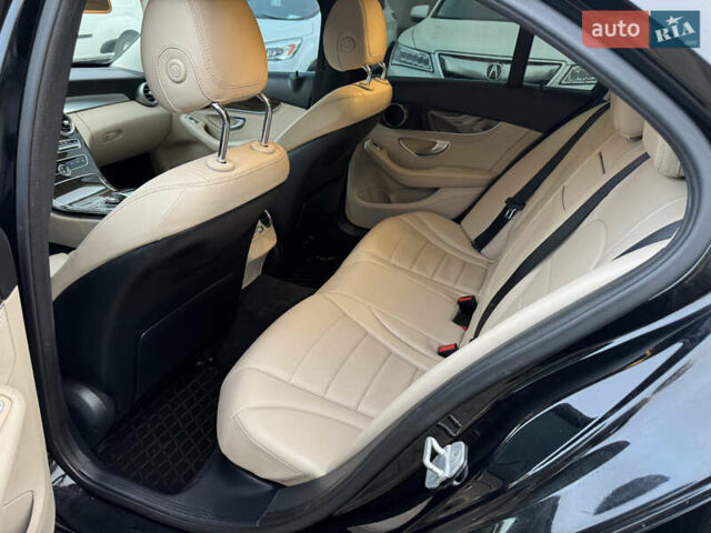 Черный Мерседес Ц-Класс, объемом двигателя 2 л и пробегом 235 тыс. км за 15000 $, фото 15 на Automoto.ua