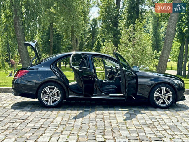 Черный Мерседес Ц-Класс, объемом двигателя 1.6 л и пробегом 232 тыс. км за 18777 $, фото 36 на Automoto.ua