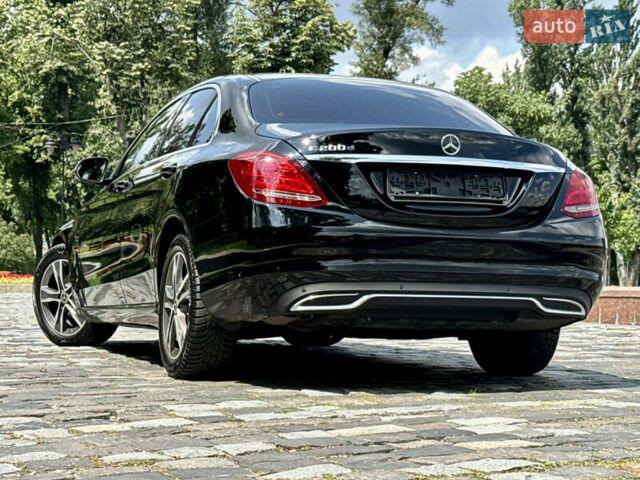 Черный Мерседес Ц-Класс, объемом двигателя 1.6 л и пробегом 232 тыс. км за 18777 $, фото 87 на Automoto.ua