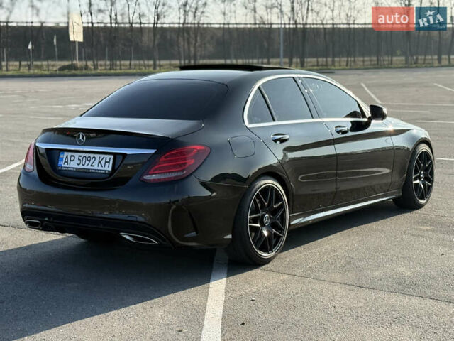 Черный Мерседес Ц-Класс, объемом двигателя 2 л и пробегом 175 тыс. км за 17500 $, фото 3 на Automoto.ua