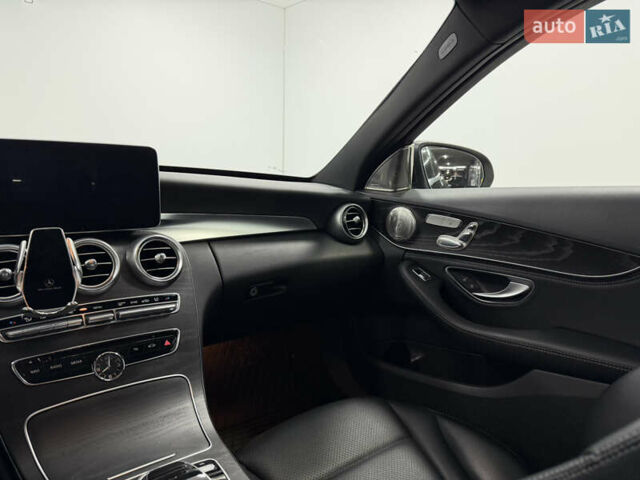 Черный Мерседес Ц-Класс, объемом двигателя 2 л и пробегом 95 тыс. км за 21999 $, фото 18 на Automoto.ua