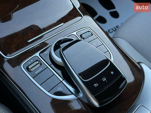 Черный Мерседес Ц-Класс, объемом двигателя 1.6 л и пробегом 272 тыс. км за 18999 $, фото 16 на Automoto.ua